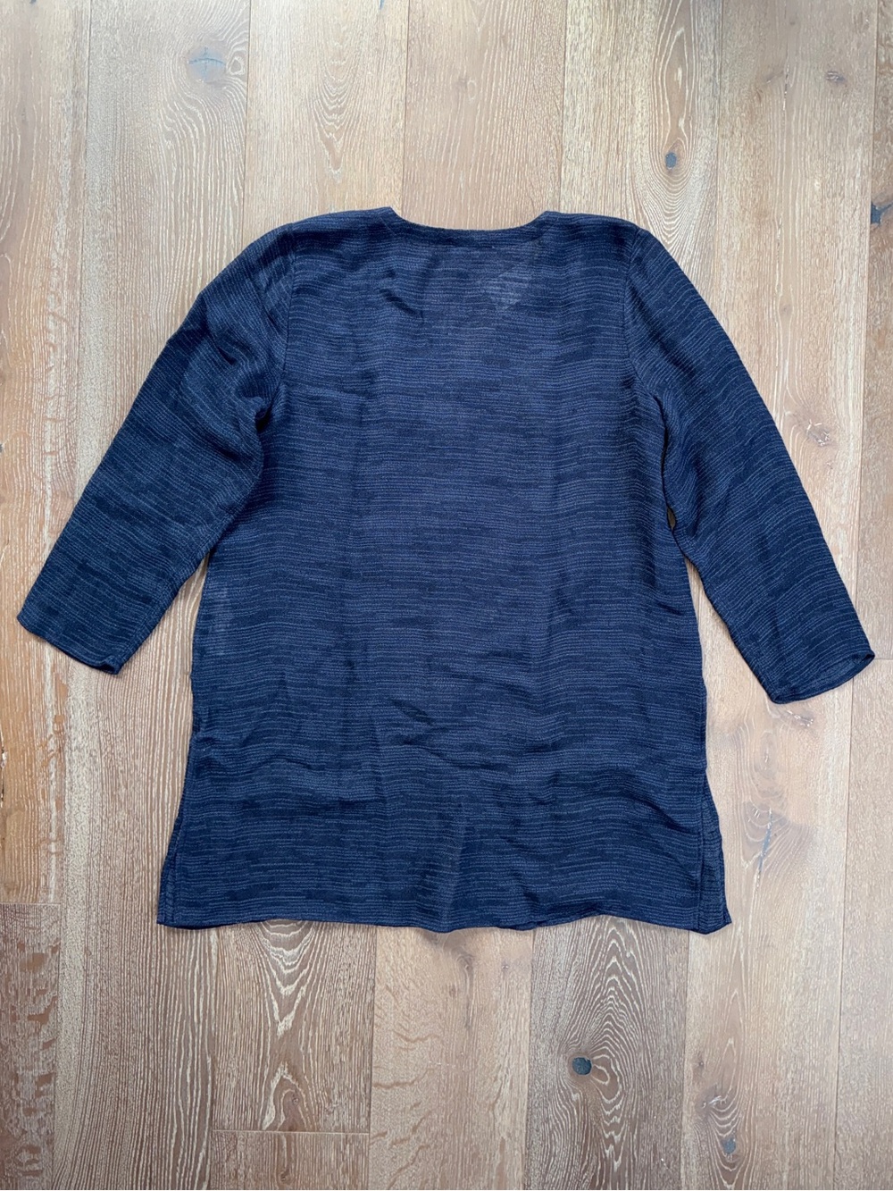 EILEEN FISHER Linen Gauze Strata V-Neck Long Top in Ink - Picture 9 of 10